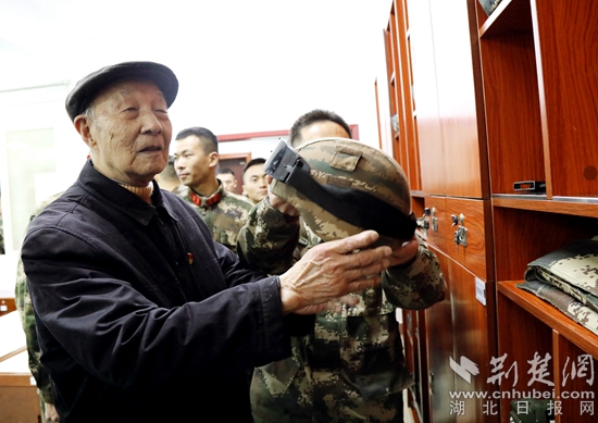 11 參觀裝備配備        李子涵 攝.JPG