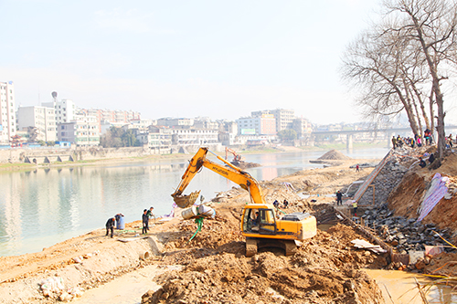 崇陽陸水河綜合治理工程現(xiàn)場。.JPG